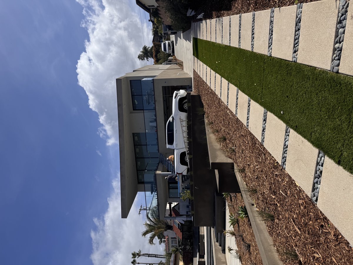 Dark marble tile wall detail