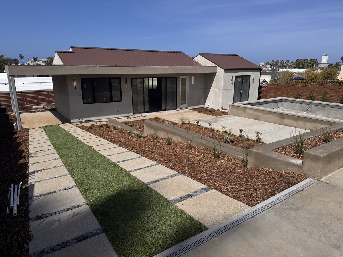 Modern Backyard with Pool and Landscaping in Encinitas